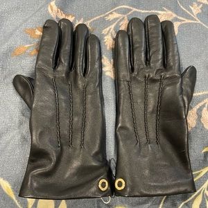 Coach Sculpted Signature Leather Tech Glove Size 8. Brand new